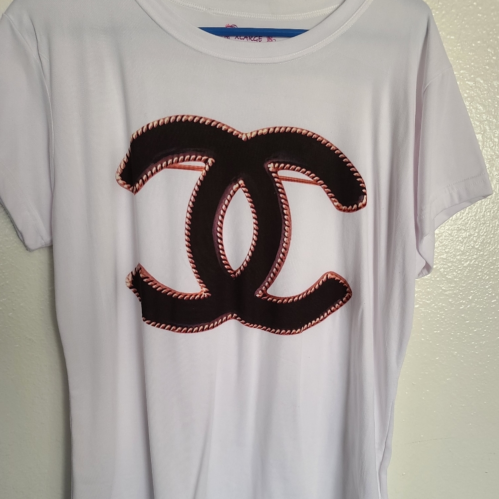 White tee XL